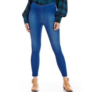 Free People pull on skinny jeans